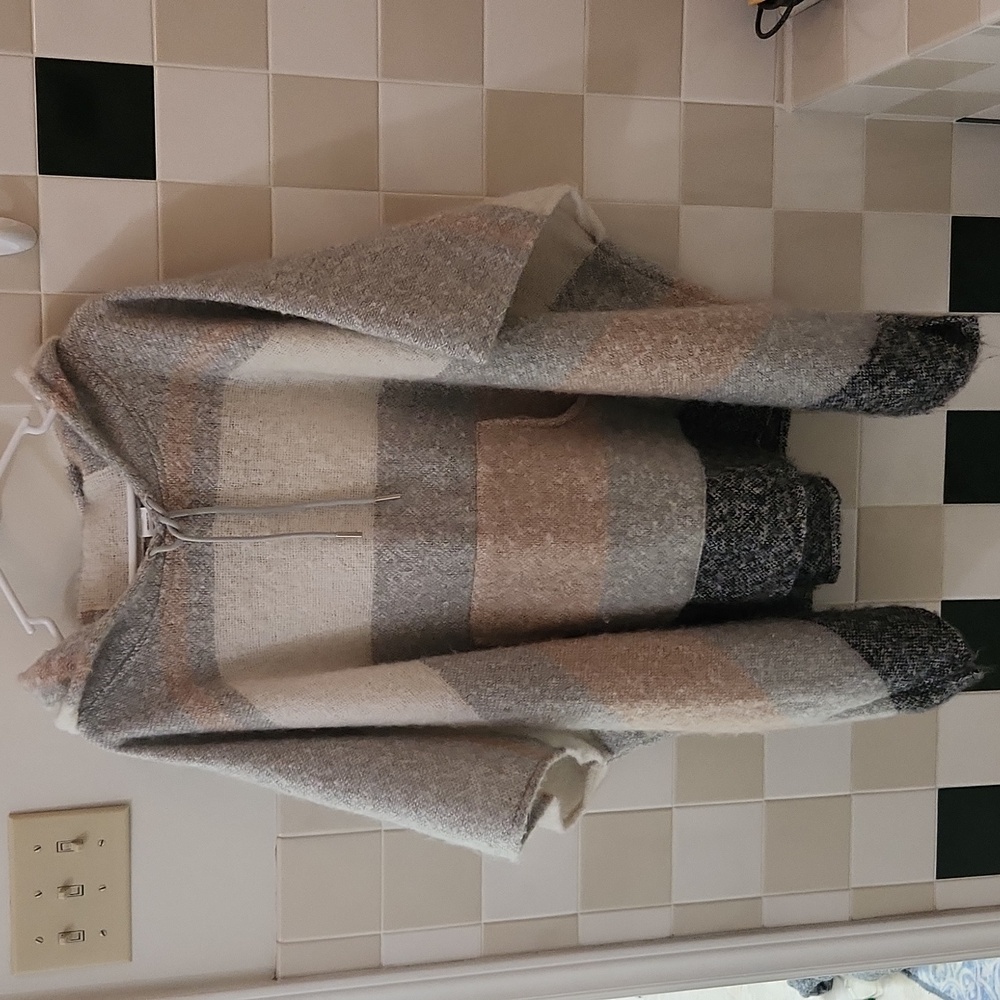 Womens size s/m sweater cape.